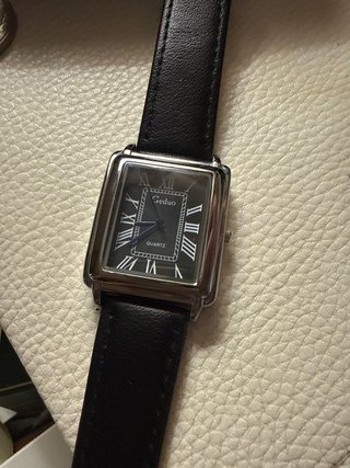 Reloj con Correa de Piel Negro