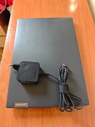 Portátil Lenovo i5 Gen 10 20GB RAM 1TB SSD