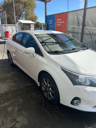 Toyota Avensis 2012