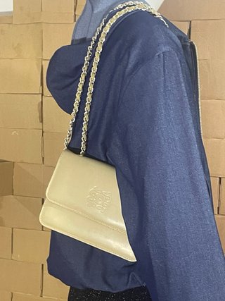 Bolso Vintage de Piel Beige con Cadena