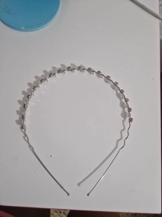 Diadema Plateada con Perlas y Brillantes