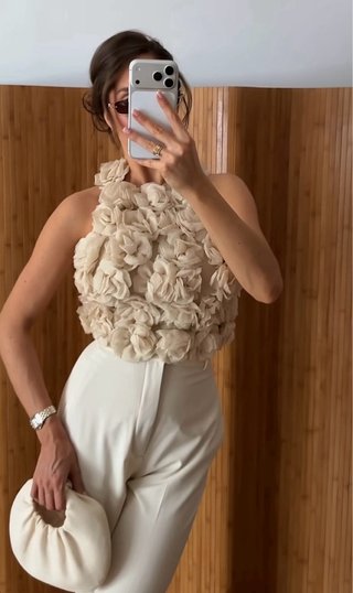 Top con Flores en Relieve