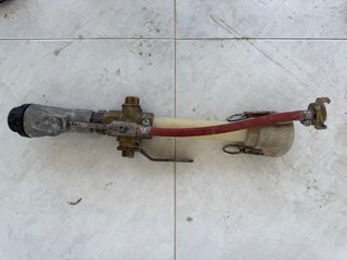 Lanza de proyección con cierre