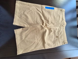 Uniforme escolar: jersey y pantalones