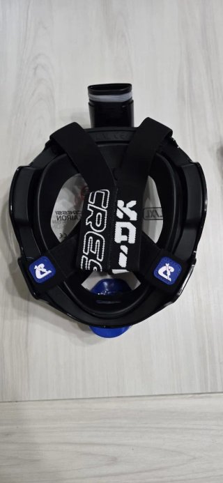 Máscara de snorkel Cressi Kairon Negra y azul.