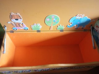 Baúl infantil decorado madera de pino