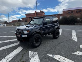 Mitsubishi Montero V20 preparado