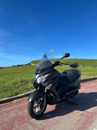 Moto Scooter Suzuki 125cc Negra