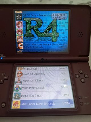 Nintendo DSi XL Marrón + tarjeta de juegos