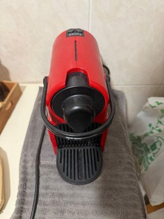 Cafetera Nespresso Roja