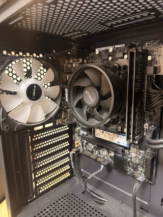 PC da Gaming Submariner Ryzen 7 5700G / 32GB di RAM