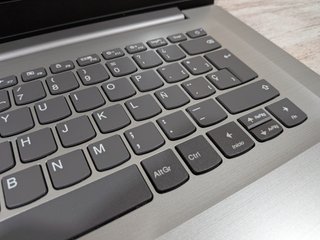 Portátil Lenovo i5 8250 16GB 256SSD MX110