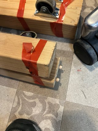 Guías de madera con ruedas para cajones