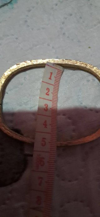 Pulsera dorada.