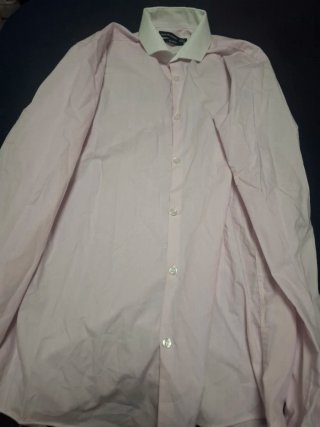 Camisa Rosa con Cuello Blanco