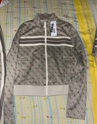 Chándal Guess Logo 4G Beige/Marrón