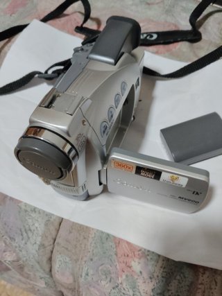 Videocámara Canon MV600