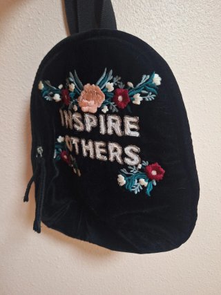 Mochila Negra Bordada Inspire Others Bershka
