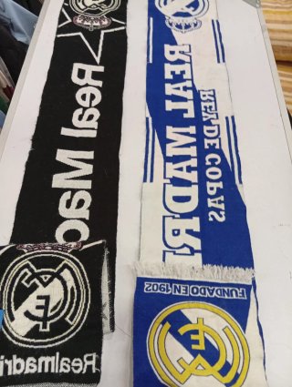 2 Bufandas Real Madrid