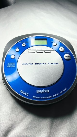 Discman Sanyo CDP-437 con Radio AM/FM