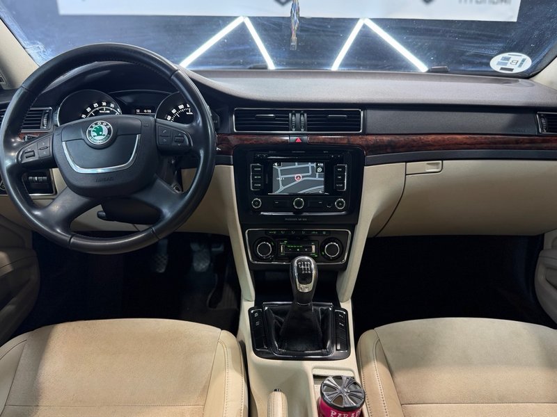 Škoda Superb 2.0 TDI CR Limited Edition 2013, foto 10
