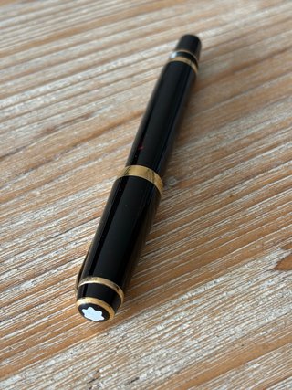 Lote 4 Montblanc: 2 Roller y 2 Bolígrafos