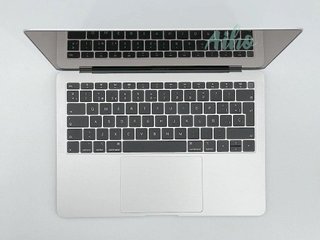 MacBook Air 13" (2019) Intel Core i5 1.6GHz 2 núcleos - SSD 256GB - RAM 8GB - Plata