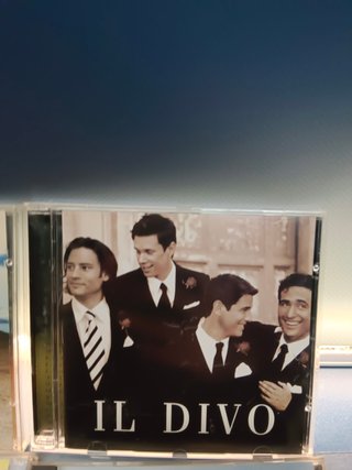 8 CDs Música Variada: Il Divo, Paul Mauriat y mas