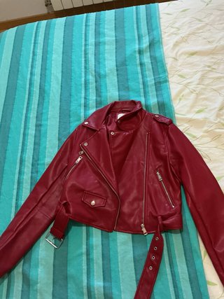 Chaqueta de cuero roja
