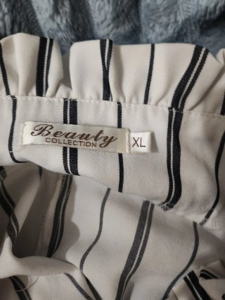 Shorts de Rayas Blancos y Negros con Cinturón