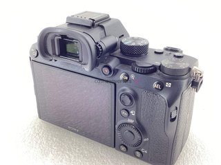camara digital evil sony alpha a7 iii (ilce-7m3)