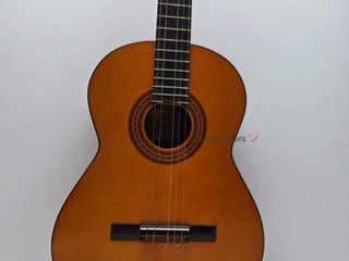 guitarra clasica admira mimosa