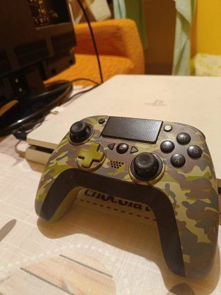 Consola PS4 version 12.52 Blanca