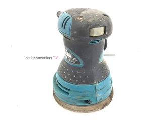 lijadora orbital makita bo5030