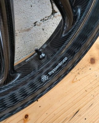 Llanta Delantera Carbono Thyssenkrupp Yamaha R1