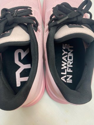 Zapatillas deportivas TYR talla 42