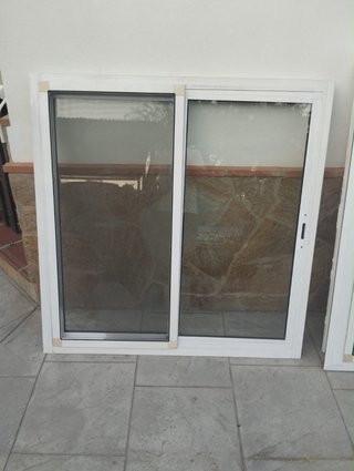 4 Ventanas Aluminio con Persianas y Mosquiteras