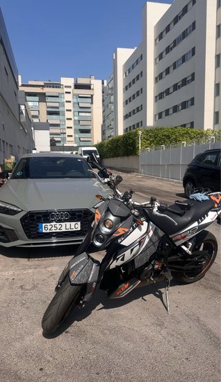 KTM Duke 690