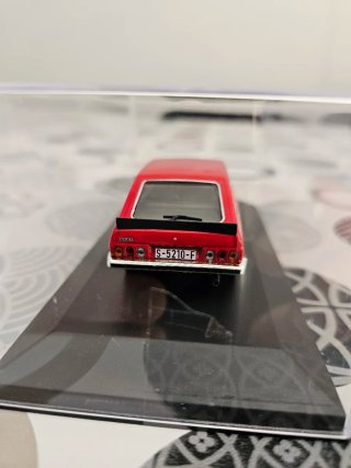 Coche a escala 1/43