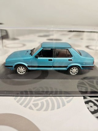 Coche a escala 1/43