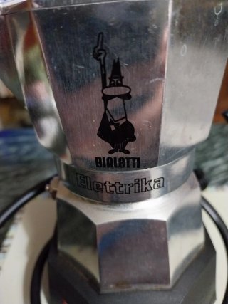 Cafetera Italiana Electrónica, me costó 50€
