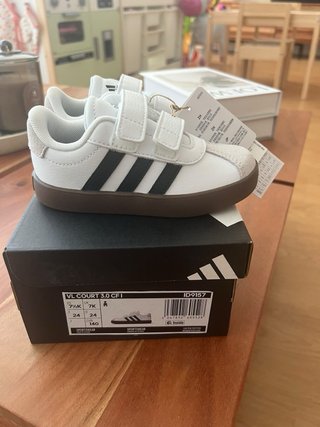 Zapatillas Adidas VL Court 3.0 a estrenar