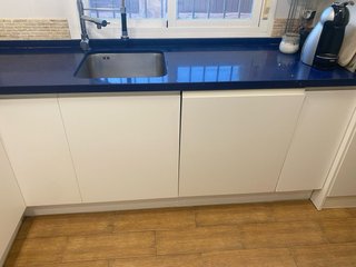 Cocina completa con encimera silestone azul estela