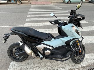 Honda X-ADV Adventure Moto