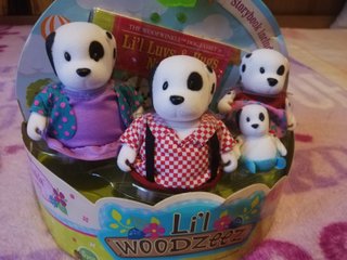 Familia Perros Dálmatas Li'l Woodzeez Libro Cuento