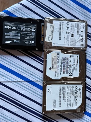 SSD Samsung 250GB + 3 Hard Disk