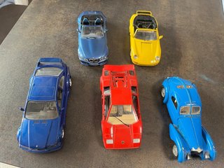 Set de 5 Coches a Escala 1/24
