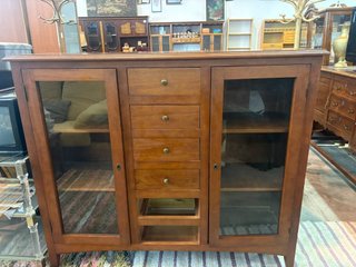 MUEBLE APARADOR DE MADERA