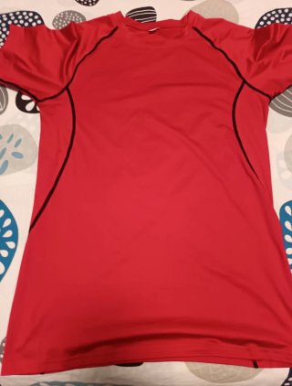 Camiseta Deportiva Roja