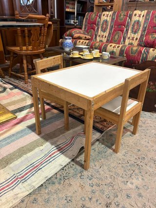 CONJUNTO MESA Y SILLAS DE IKEA